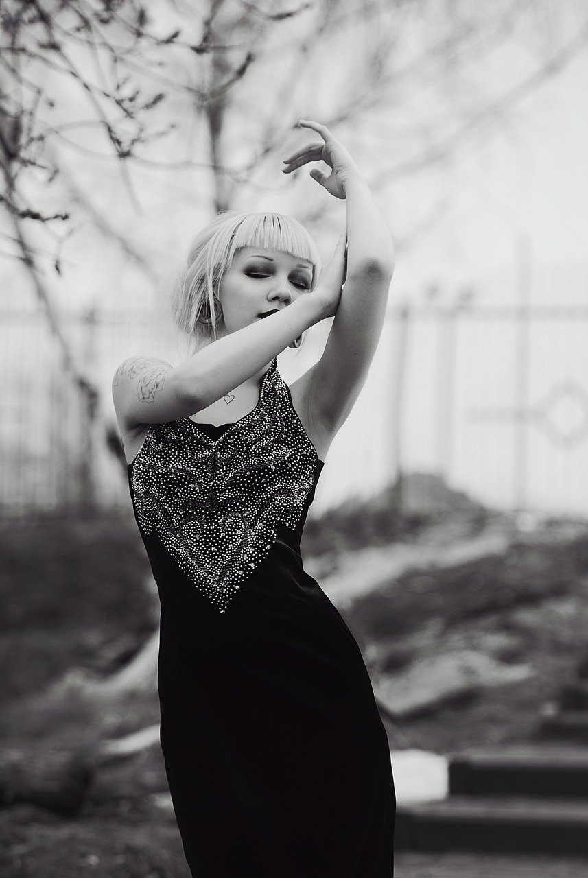 Woman Model Portrait Vintage Retro - SergeyDOSAAF / Pixabay