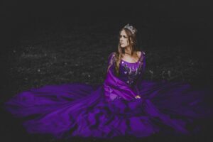 Woman Model Princess Dress Crown  - mnhalp / Pixabay
