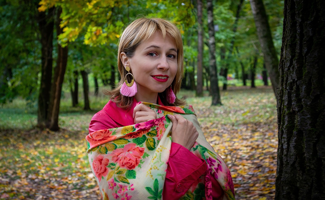 Woman Model Shawl Style Fashion  - Victoria_Borodinova / Pixabay