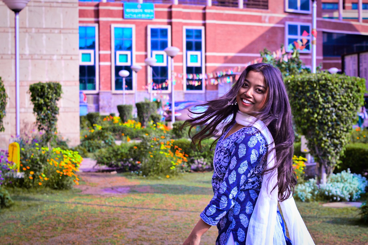 Woman Model Smile Park Dress  - K____13 / Pixabay