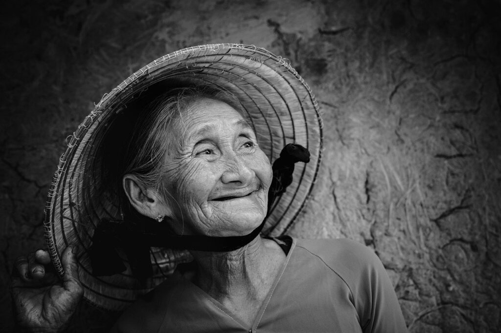 Woman Old Lady Portrait Female  - trilemedia / Pixabay