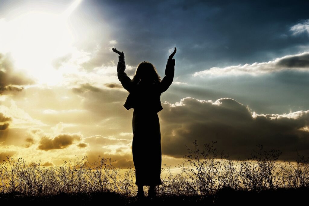 Woman Praying Believing God Person  - BarbaraJackson / Pixabay