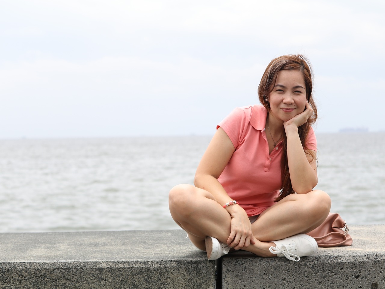 Woman Sitting Pier Sea Smile Bay - jeffbalbalosa / Pixabay