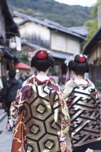 Women Kimono Geisha Maiko  - lapisbleue / Pixabay