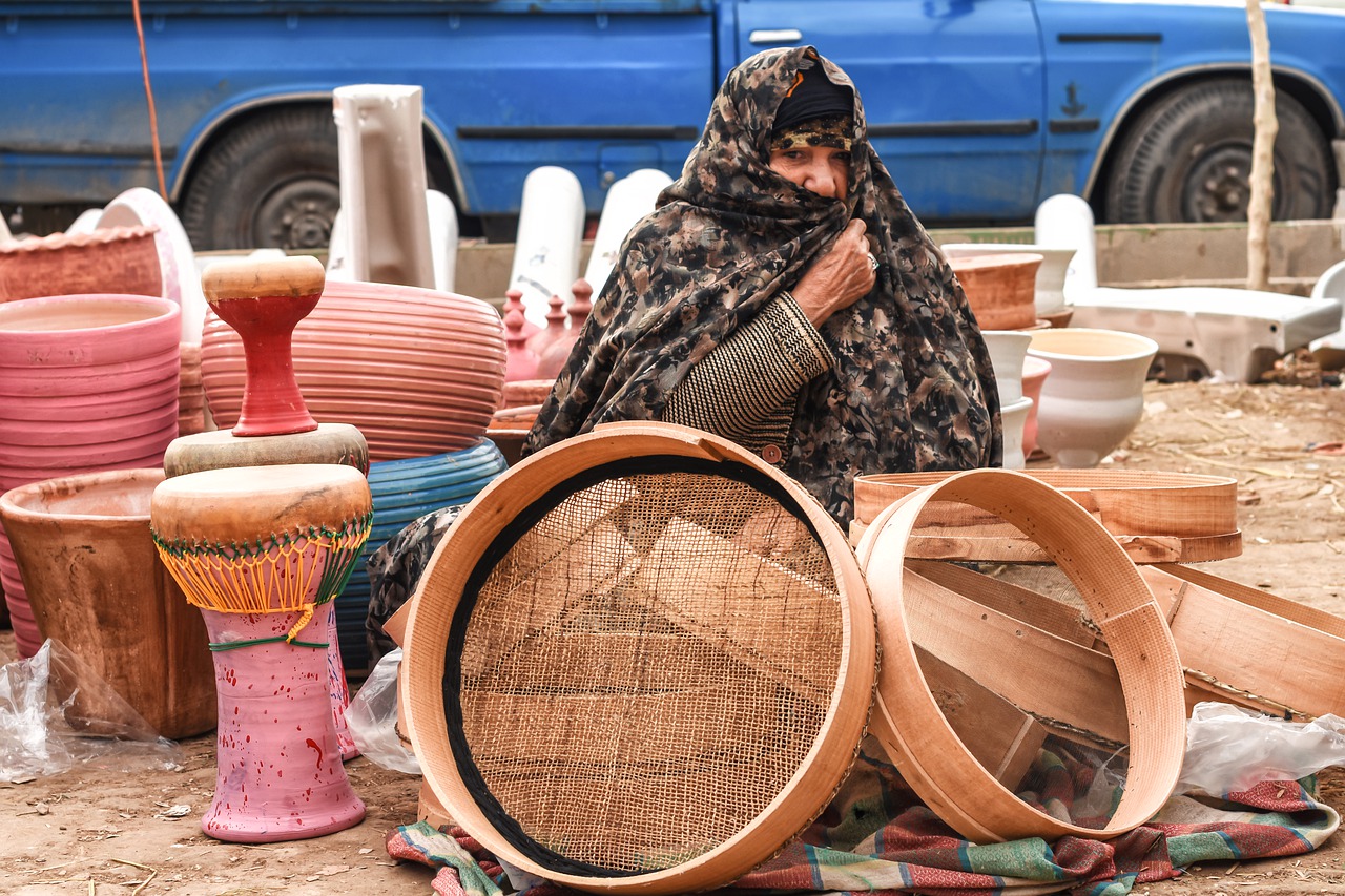 Women Worker Bazaar Of Qom - Javad_esmaeili / Pixabay