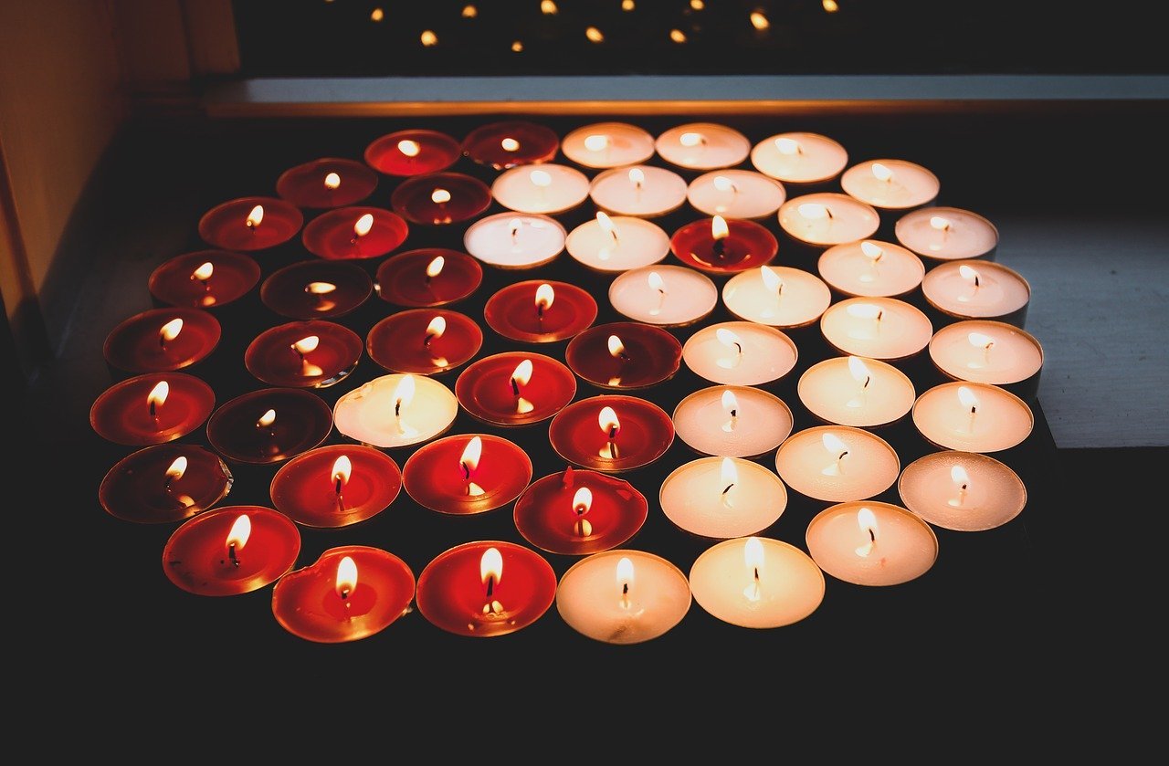 Yin Yang Good And Evil Light - WorldSpectrum / Pixabay