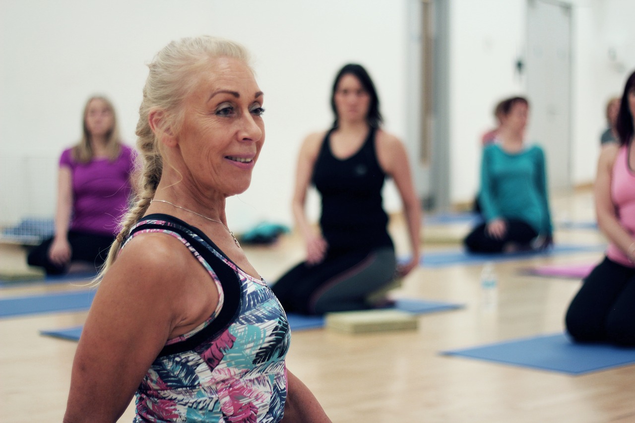 Yoga Spinal Twist Yoga Posture  - SaraJobling / Pixabay